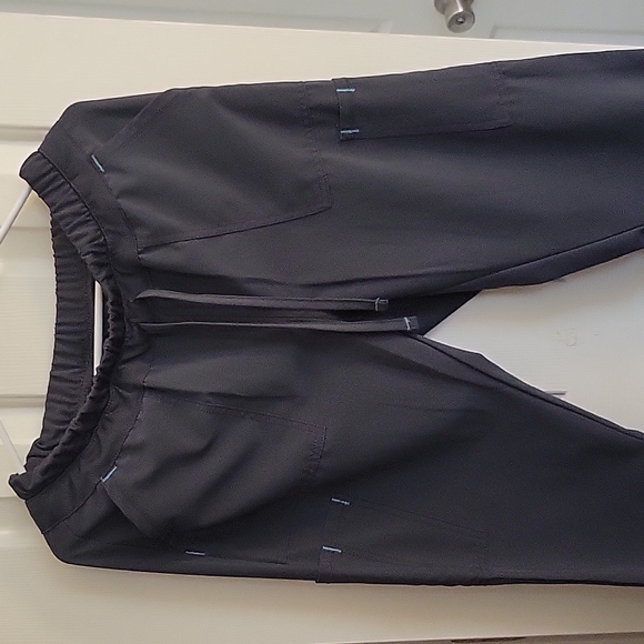 Scrub Set - Picture 4 of 7